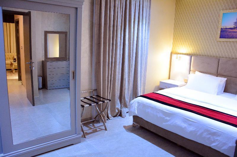 ذا فيفتى ايت السالمية Aparthotel Kuwait City Exteriör bild